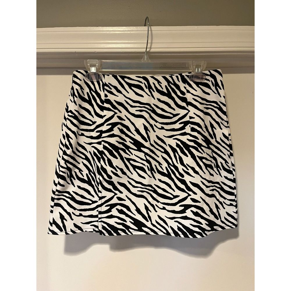 Shein Essence Women's Zebra Print Skirt Size Medium Gently Used